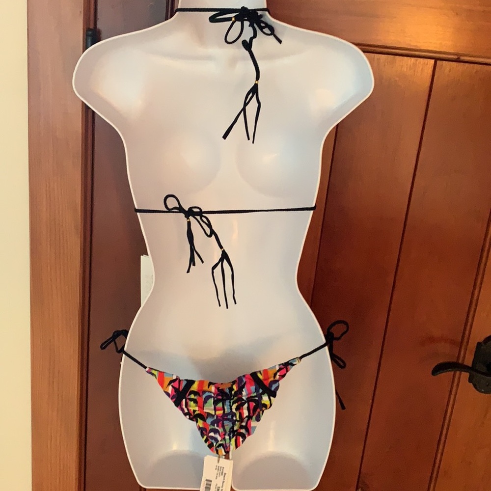 Bikini - Picture 4 of 6